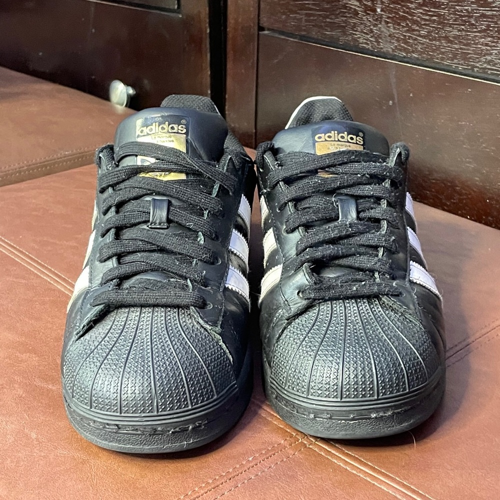 Adidas Shell-Toe Sneaker - Picture 3 of 8